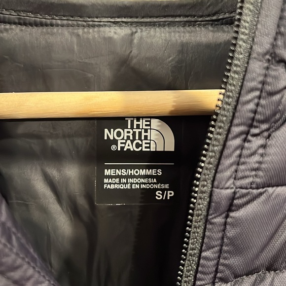 North Face Thermoball Vest - Picture 3 of 3